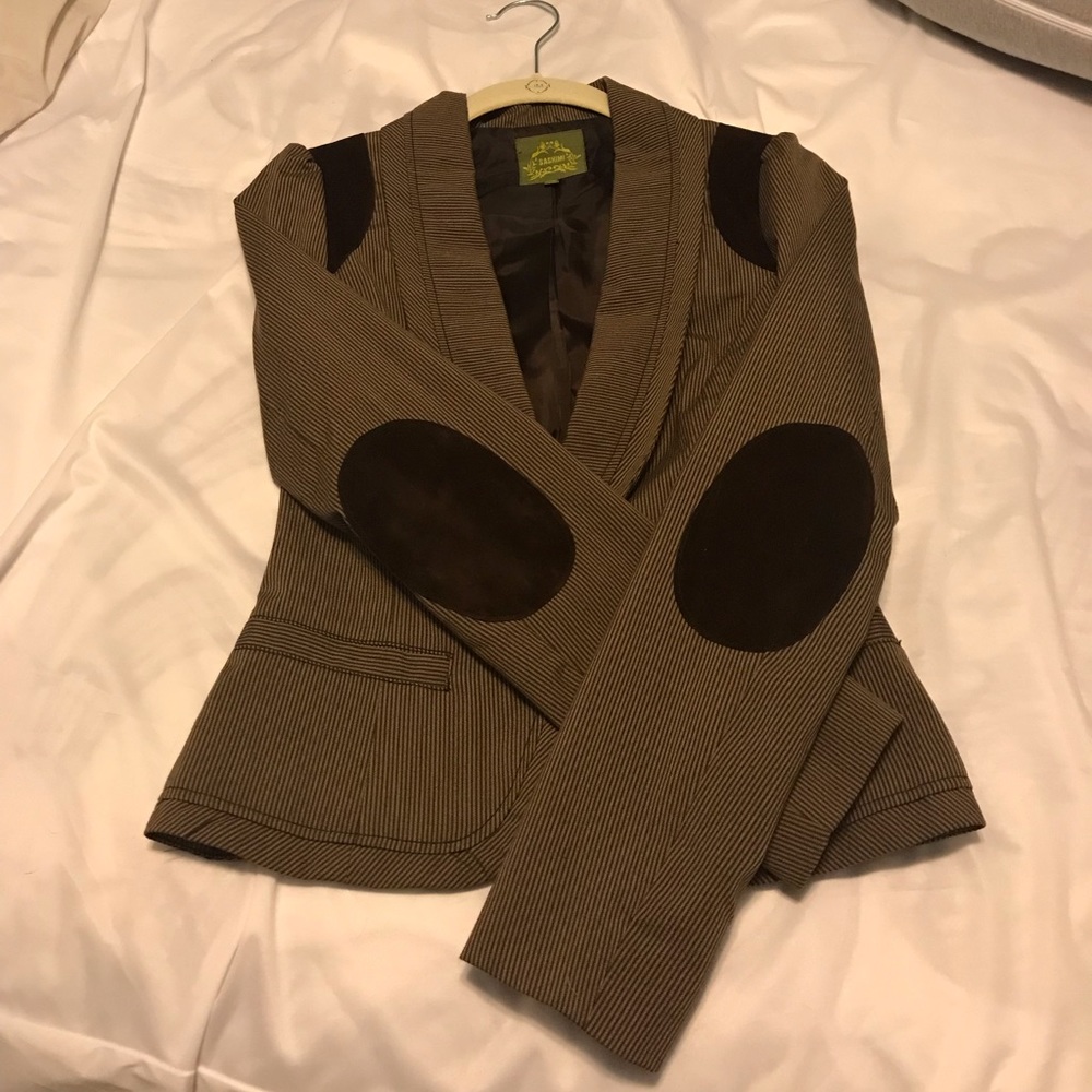 Blazer - Picture 2 of 3